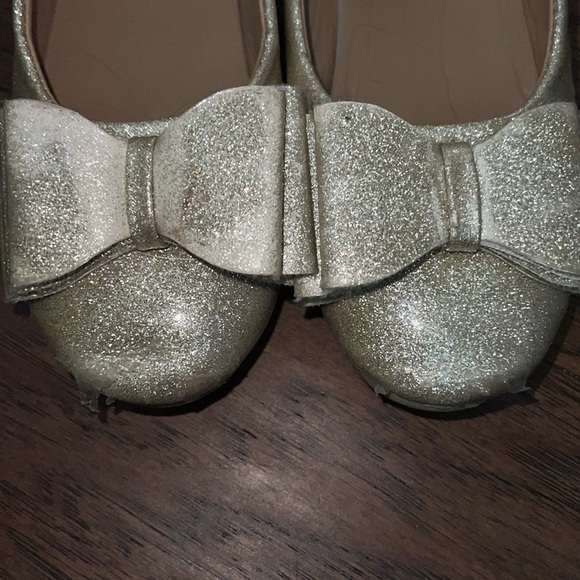 Gold Pipperdoodles bow shoes - Picture 2 of 6